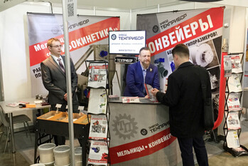 Стенд Завода «ТЕХПРИБОР» на 20-ой Международной выставке и конференции «Горное оборудование, добыча и обогащение руд и минералов MiningWorld Russiа 2016». В ходе выставки специалисты завода знакомили посетителей с процессом производства минерального порошка на ударно-центробежных мельницах серии «ТРИБОКИНЕТИКА», обсуждали возможности работы оборудования с твердыми, абразивными материалами, обменивались мнениями с коллегами. 